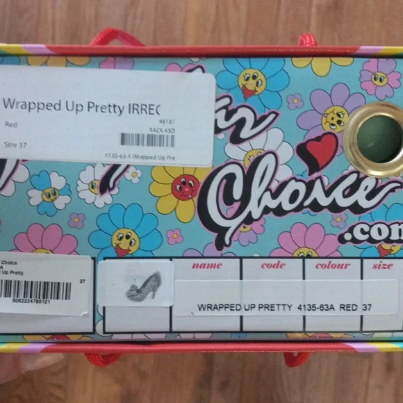 New WRAPPED UP PRETTY red glitter Embroidered Christmas Heels, Size 37, US 7 - Picture 10 of 12